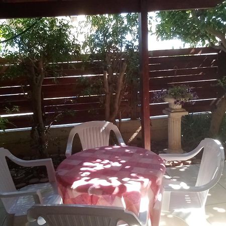 Green Patio Ларнака Екстер'єр фото